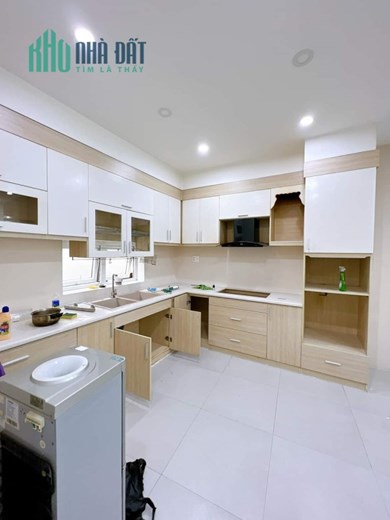 Nhà 5 tầng DTSD 252m2, Bến Vân Đồn, p9 Quận 4 Giá 15 tỷ ❤️