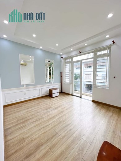 Nhà 5 tầng DTSD 252m2, Bến Vân Đồn, p9 Quận 4 Giá 15 tỷ ❤️