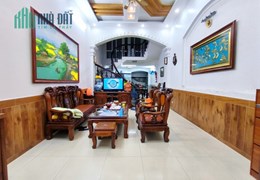 Bán nhà dân xây độc lập, sân cổng riêng, 80m 4 tầng, GIÁ 5.6 tỉ phố Chu Văn An