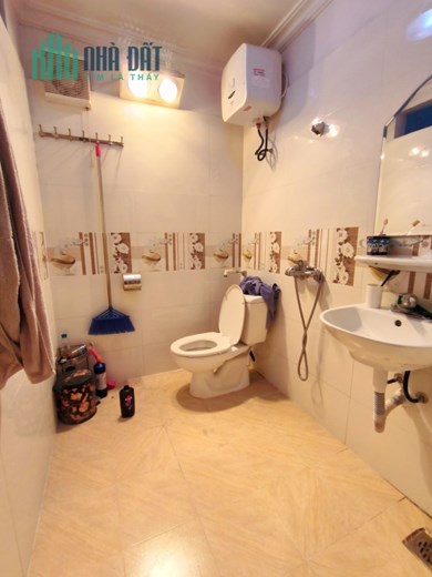 Bán nhà dân xây độc lập, sân cổng riêng, 80m 4 tầng, GIÁ 5.6 tỉ phố Chu Văn An