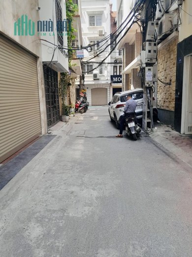 BÁN NHÀ NGÕ PHỐ YÊN LÃNG . Ô TÔ VÀO NHÀ CHẠY VÒNG QUANH , GIÁ ĐẸP , HÀNG HIẾM