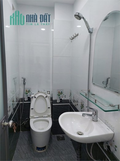 GẤP BÁN GIẢM TIẾP 100 TRIỆU, CHỈ  CÒN 4 Tỷ xíu- NHÀ MỚI - 4 TẦNG THÍCH QUẢNG ĐỨC PHÚ NHUẬN