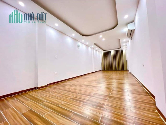 Phân lô Hoàng Đạo Thành 40M 5T LÔ GÓC  full nội thất, Ô tô. Giá 6.2 tỷ