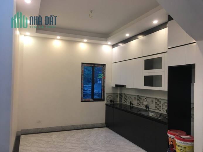 Bán căn nhà 3 tầng mới xây khu phố Vân Trì, xã Vân Nội, huyện Đông Anh, tp Hà Nội.
