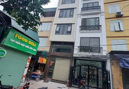 Cho thuê tòa văn phòng Quan Hoa, 50m 7T. MT4m. Oto, KD, Thang máy. 55tr