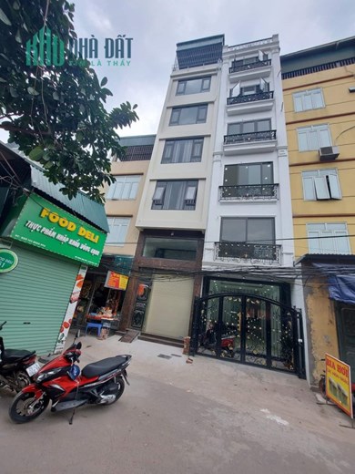 Cho thuê tòa văn phòng Quan Hoa, 50m 7T. MT4m. Oto, KD, Thang máy. 55tr
