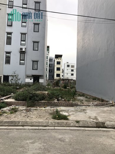 Bán đất Sài Đồng, Vỉa hè, KD, Ô tô tránh, 90 m2, giá chỉ 11 tỷ.