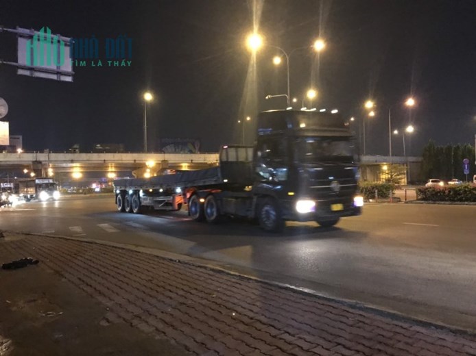 Giảm Sốc 445%, 35 Tỷ Giảm Còn 21 Tỷ, 280m2, Mặt Tiền QL13, Ngay Ngã 4 Bình Phước
