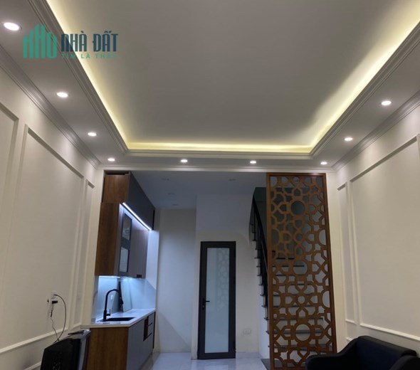 CẦN BÁN NHÀ PHỐ  KIM MÃ BA ĐÌNH  38M2 6TẦNG  NHÀ MỚI  ĐẤT PHÂN LÔ   GẦN PHỐ  GIÁ 5TỶ65