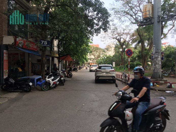 245m Mặt Tiền 9m Phố Hoàng Cầu Vị Trí Kim Cương Quận Đống Đa. Chủ Cần Bán Nhanh Để Đầu Tư Nhà Máy Ở