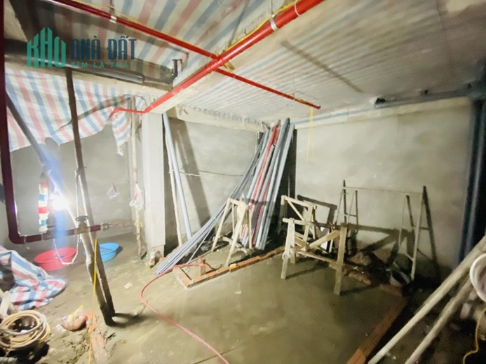 GÀ ĐẺ TRỨNG VÀNG CCMN 33 PHÒNG - THÁNG MÁY - FULL NỘI THẤT - MẶT NGÕ THÔNG - ÔTÔ ĐỖ CỬA - ÔTÔ TRÁNH