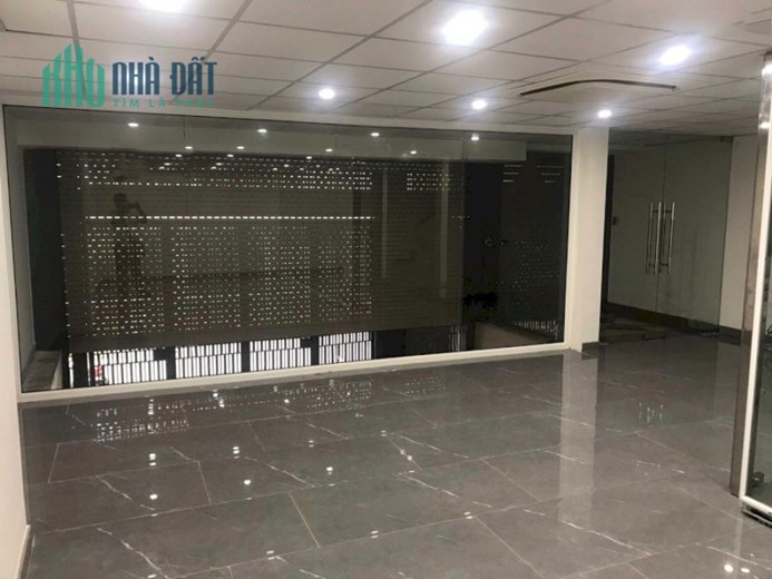 Nhà cho thuê 3 tầng làm văn phòng có hầm để xe.