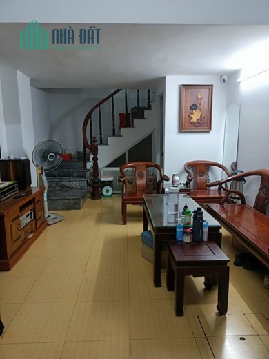 Tôi cần bán nhà 5 tầng Quan Nhân ô tô đỗ cổng- giá 2,8 tỷ