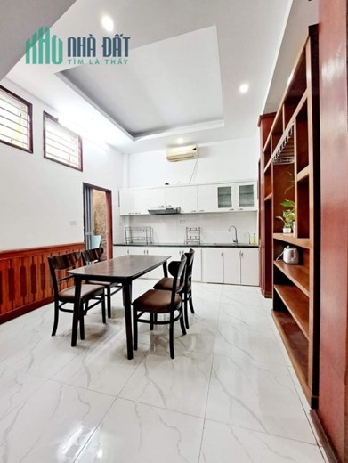 Bán ngôi nhà Xuân La Tây Hồ, xe con đỗ cổng, 10m xuống phố S52m giá 6.9 tỷ