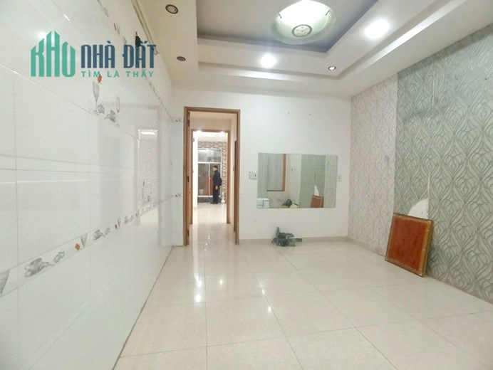 Gấp bán nhà Nguyễn Hoàng, 3 tầng cốt cứng 4 phòng ngủ, 120m2 chỉ 3.x tỷ. 0905.880.363