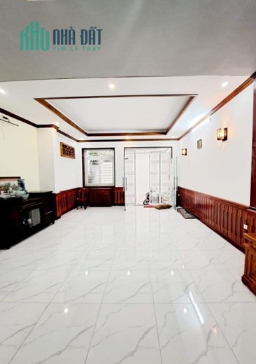 Bán ngôi nhà Xuân La Tây Hồ, xe con đỗ cổng, 10m dạo phố S52m giá chỉ 6.9 tỷ
