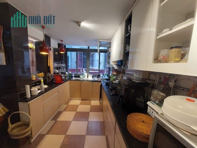 Cần bán gấp nhà 6 tầng Thái Hà, 60m2, 2 thoáng trước sau, ô chờ thang máy, chỉ 6.9 tỷ