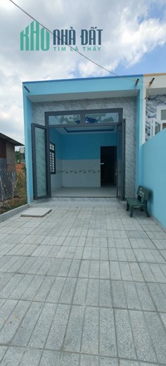 Bán 2 ngôi nhà sát chợ, kề bên trường học, tiện nghi đầy đủ