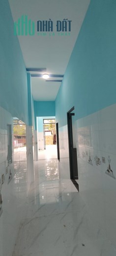 Bán 2 ngôi nhà sát chợ, kề bên trường học, tiện nghi đầy đủ