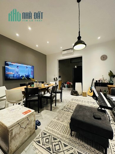 BÁN CHUNG CƯ CẦU GIẤY 43M2- 2 PHÒNG NGỦ THOÁNG SÁNG- GIÁ 1,7 TỶ