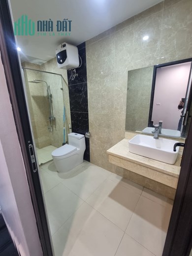 Bán Nhà Quận Thanh Xuân, Ngõ rộng thênh thang, 45m x5 tầng. MT 4m giá 5,x tỷ