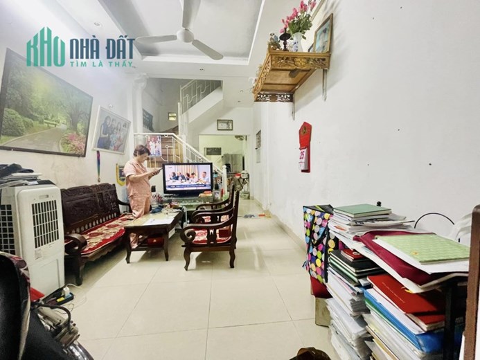 Nhà Võ Thị Sáu, ngõ thông, gần hồ, DT39m2 , giá 3.7 tỷ.