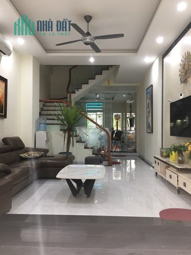 Chính chủ cho thuê mặt bằng tầng 1 mặt phố 196 Bùi Xương Trạch, Thanh Xuân, Hà Nội.