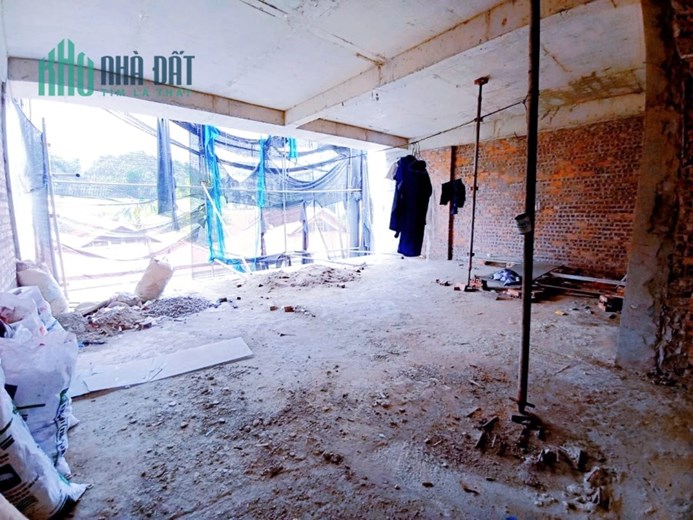 Bán nhà phố Võng Thị, ô tô đỗ, sát Hồ Tây, 8 tầng thang máy, xây thô, 142m2, MT 8m, 52 tỷ.