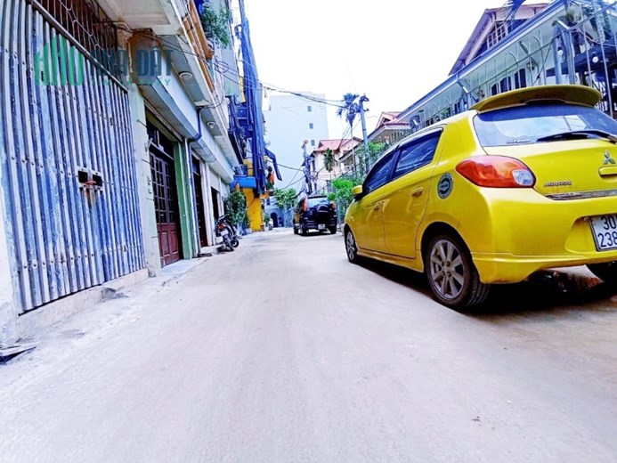 Bán nhà phố Võng Thị, ô tô đỗ, sát Hồ Tây, 8 tầng thang máy, xây thô, 142m2, MT 8m, 52 tỷ.
