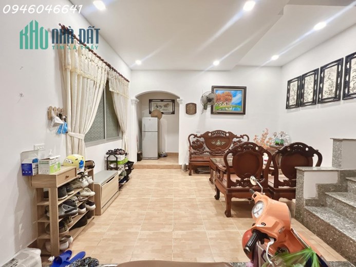 Bán nhà phố Hoàng Hoa Thám Ba Đình. Dt.40m, 5 tầng, Mt.7m, 4.75 tỷ