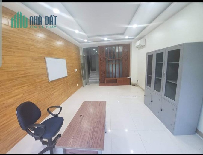 Bán nhà 1 trệt 3 lầu mặt tiền Cao Đức Lân quận 2,Sổ hồng,thổ cư,giá đầu tư
