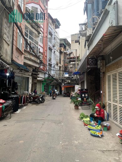 BÁN NHÀ NGÕ VĂN CHƯƠNG ĐỐNG ĐA HÀ NỘI. Ô TÔ TRÁNH. NHÀ ĐẸP 4 TẦNG .GIÁ HƠN 100 TR/M