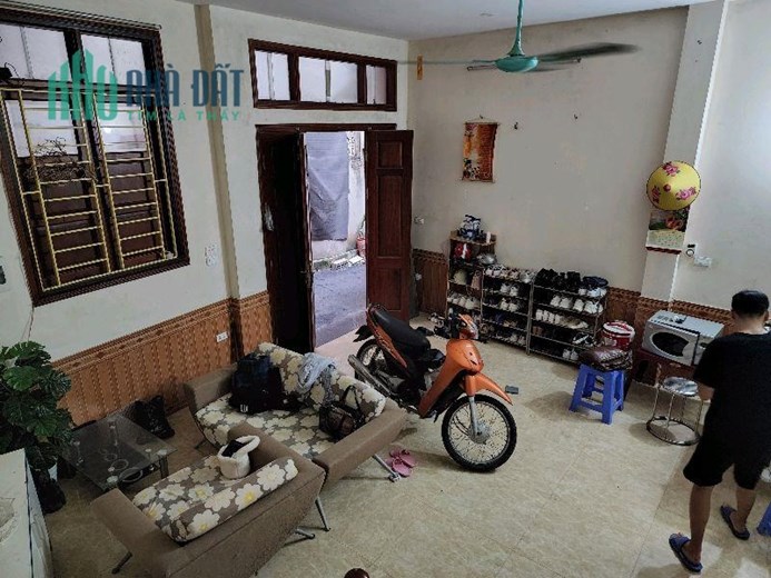 Bán nhà 2 tầng cách ô tô đỗ cửa, vỉa hè 2 bên đường Thanh Bình, Hà Đông giá chỉ 1,39 tỷ