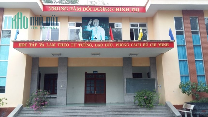 Bán đất ngay khu Trung tâm Chính trị huyện Sơn Dương. Kinh doanh tốt. Giá 50 tr/m2
