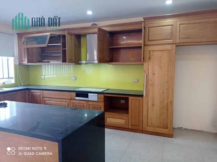 Bán 97m2 phố Nghi Tàm, Tây Hồ Ô tô 24 chỗ tránh Vỉa hè Kinh doanh Đắc địa 9.5 Tỷ