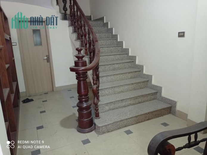 Bán 97m2 phố Nghi Tàm, Tây Hồ Ô tô 24 chỗ tránh Vỉa hè Kinh doanh Đắc địa 9.5 Tỷ