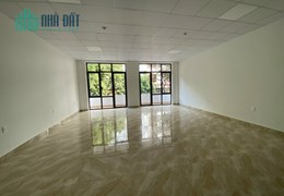 Cho thuê tòa nhà 7 Tầng có thang máy  Lê Hồng Phong 60 tr