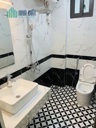 Cực hiếm. Bán nhà phố Khương Trung, Thanh Xuân. 35m2 x 5T. MT 5m. Ô TÔ. Hơn 4 Tỷ. 0378230032