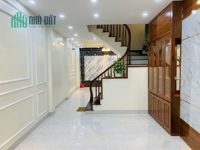 Cực hiếm. Bán nhà phố Khương Trung, Thanh Xuân. 35m2 x 5T. MT 5m. Ô TÔ. Hơn 4 Tỷ. 0378230032