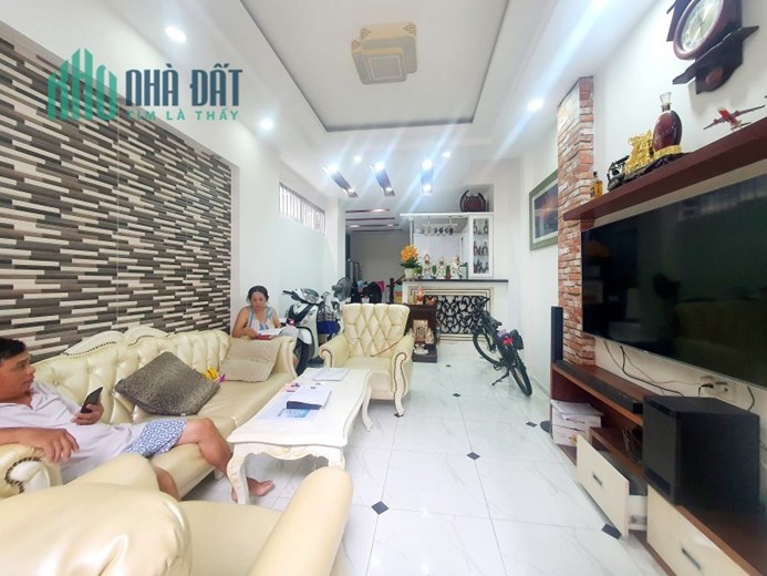 Bán Nhà Hẻm 1 xẹc Ngô Gia Tự, ngay vòng Xoay Lý Thái Tổ, Quận 10