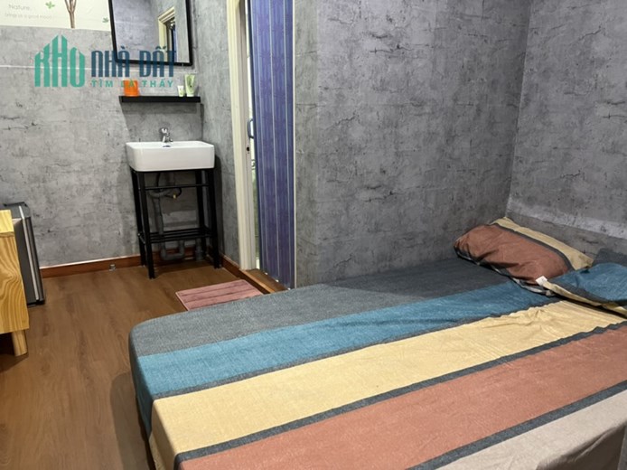 Bán nhà hẻm ngay Phố Tây Bùi Viện, Quận 1