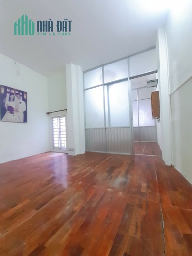 Chủ đang gấp bán để giá rất rẻ 43m2 Giá  chỉ 3tỷ9. đường Bành Văn Trân Tân Bình