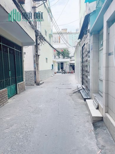 Cực gấp! Ngân hàng xiết nhà tháng 5! Nhà quận 3, Sát hxh. 63m2, 2lầu, vay 5tỷ. Bán hơn 4tỷ