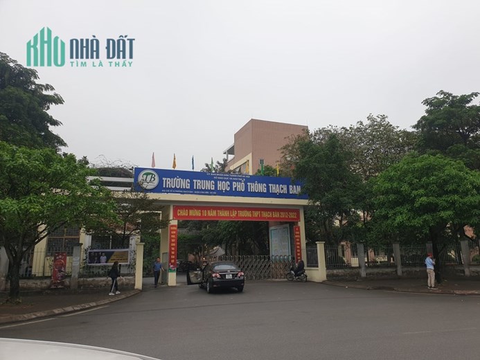 BÁN NHÀ THẠCH BÀN   NHÀ MỚI, ĐẸP 35 M 5TẦNG GIÁ 2.6 TỶ  NGÕ RỘNG GẦN Ô TÔ.