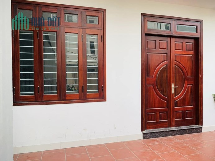 BÁN NHÀ THẠCH BÀN   NHÀ MỚI, ĐẸP  44M 4 TẦNG GIÁ 3,4TỶ  NGÕ RỘNG  Ô TÔ CÁCH 10M.