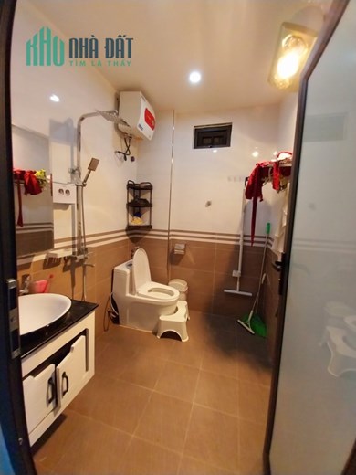 Bán nhà phố Miếu Hai Xã, 43m 3 tầng, độc lập, lô góc, GIÁ 2.89 tỉ