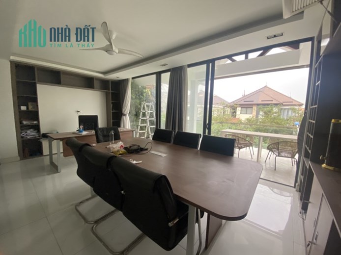 XE HƠI TRÁNH NHAU - NGAY GIGAMALL - BIỆT THỰ 3 TẦNG - 6PN - NGANG 8M - 240M2 - CHỈ 15 TỶ (TL)
