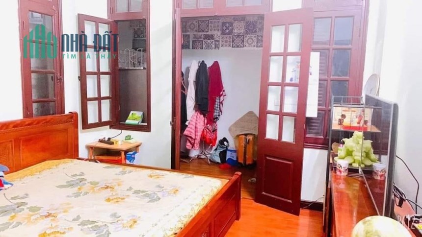 Bán nhà ngõ 165 Dương Quảng Hàm,Ngõ thông,gần ô tô chạy,42m2,5T,mặt tiền:3,7m