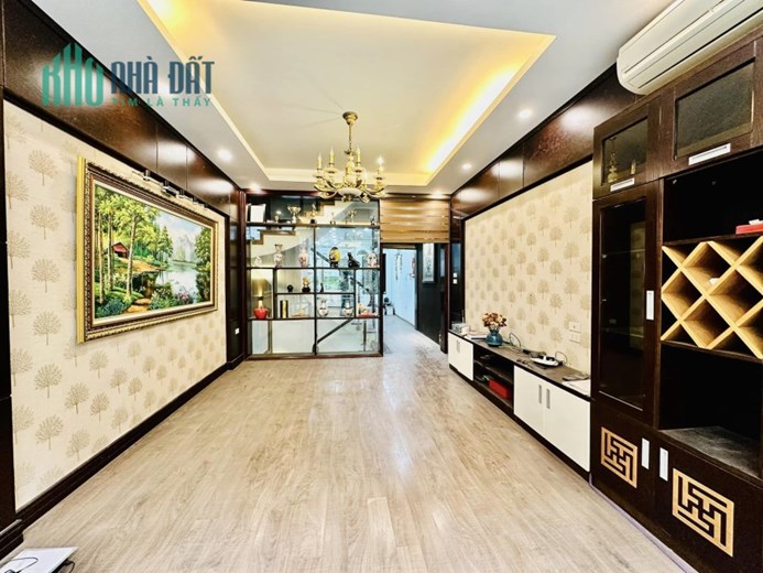 Cần bán nhà Quận Thanh Xuân, oto cất trong Nhà, Nhà mới. 41m x5 tầng . 6,x tỷ