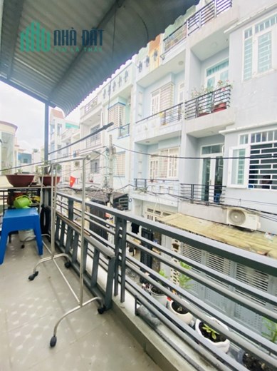 Bán Nhà Bùi Quang Là Gò Vấp 3 Tầng Ô Tô Đổ Cửa 3 Tỷ 8